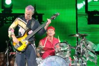 Concert Red Hot Chili Peppers - Flea & Chad (© Silviu Matei, Mediafax)