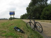 Pe traseul "Loire à Vélo", 800 de km de piste de biciclete sau drumuri mai putin circulate (ca cel din poza) http://www.loireavelo.fr