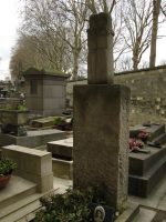 Un "sarut" al lui Brancusi, singurul mormant din cimitir supravegheat video